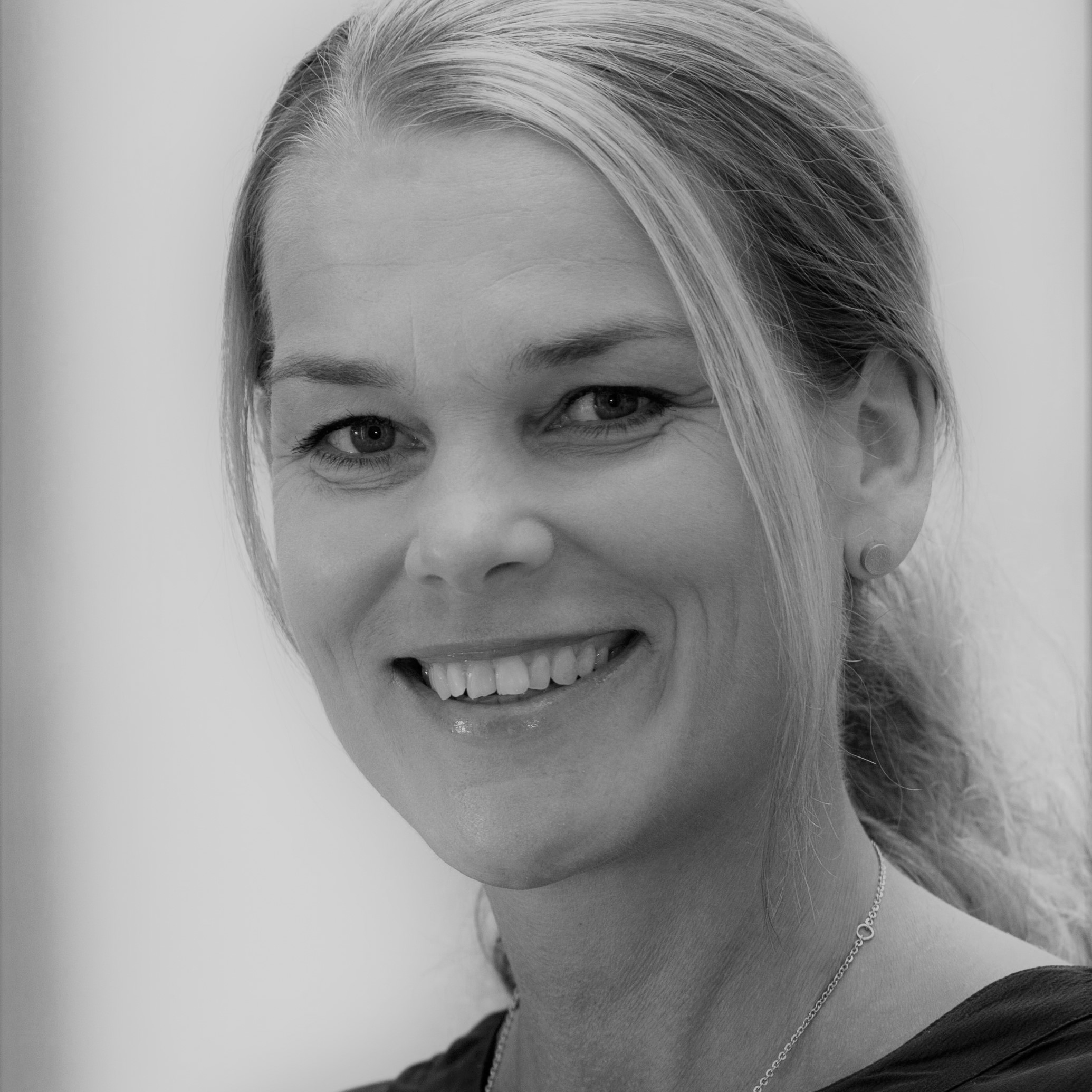 Susanne Sandgren,  Processledare social hållbarhet/ folkhälsa och projektledare Fullföljda studier Skaraborg 2.0, <a title="Susanne Sandgren" href="mailto:susanne.sandgren@skaraborg.se">susanne.sandgren@skaraborg.se</a>
